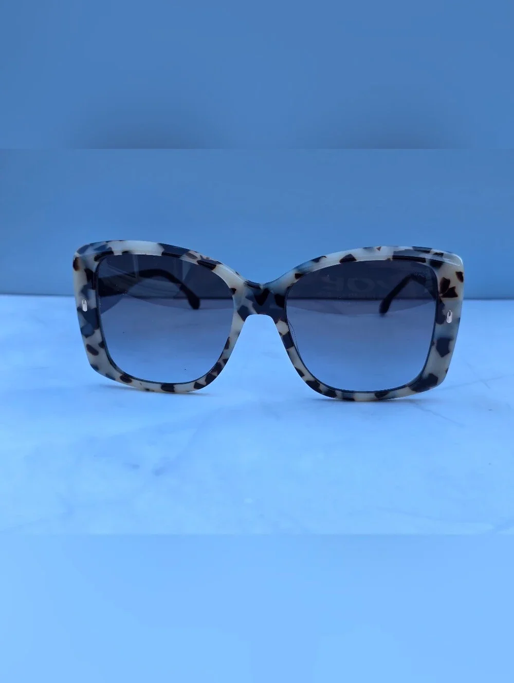 Carrera 3030/S Oversized Sunglasses White Havana Tortoise Gradient Lenses